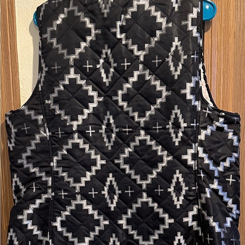 Ariat Black and White Patterned Quilted Vest - Picture 2 of 3